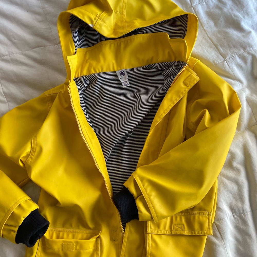 Kids classic Petit Bateau lined raincoat size 8 years/126cm